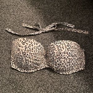 36DD Victoria’s Secret swim top